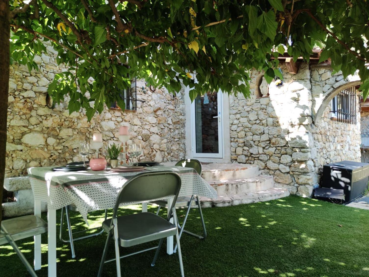 Maison En Pierre, 3 A 15 Mn Du Centre De Menton Et Des Plages Hébergement de vacances Sainte-Agnes (Alpes-Maritimes)