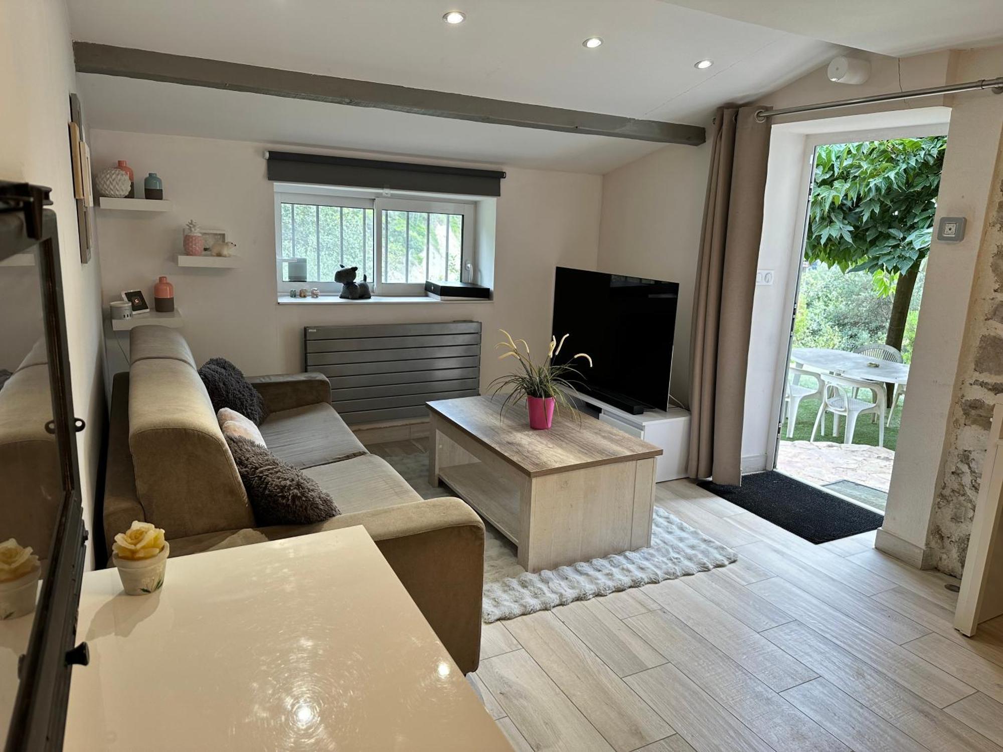 Hébergement de vacances Maison En Pierre, 3 A 15 Mn Du Centre De Menton Et Des Plages *
