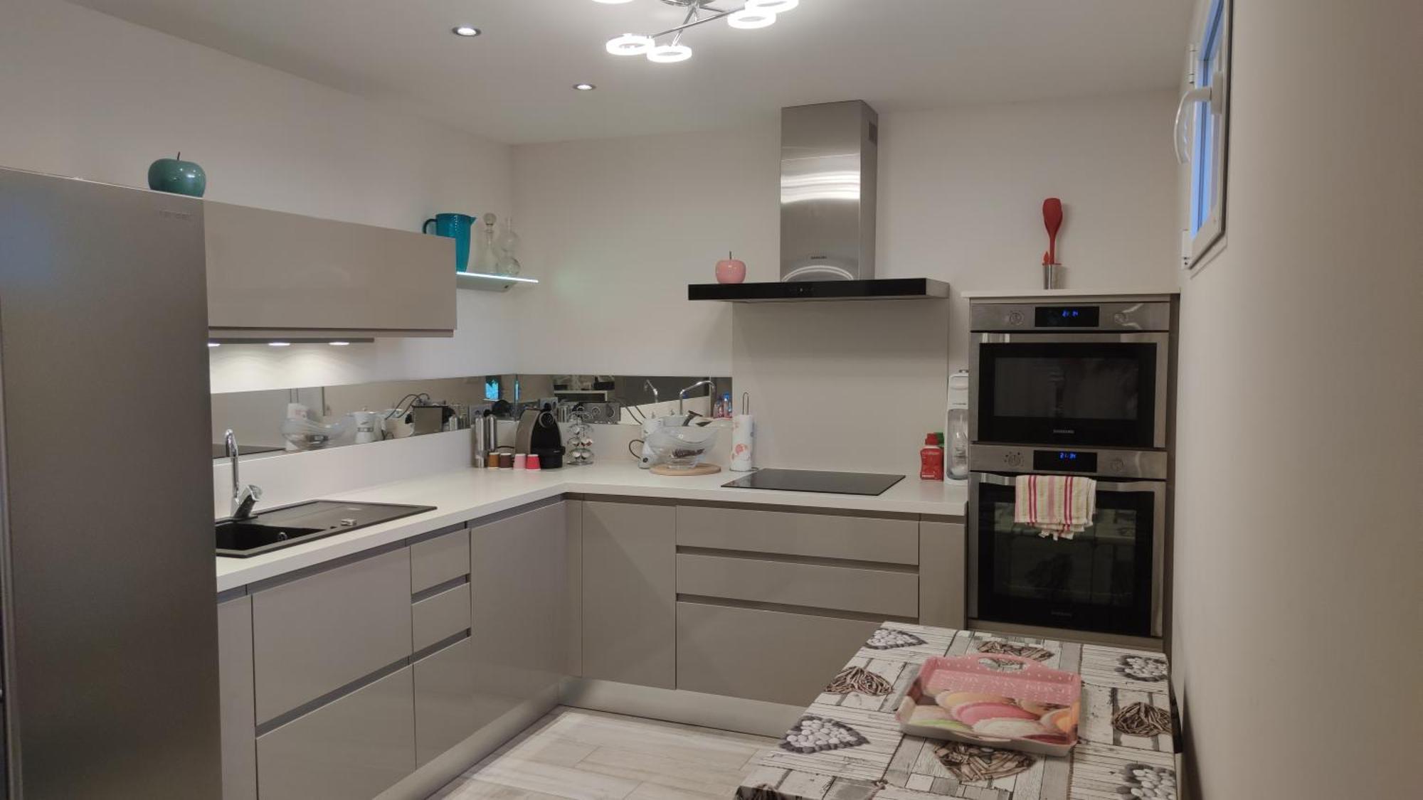 Maison En Pierre, 3 A 15 Mn Du Centre De Menton Et Des Plages Hébergement de vacances *